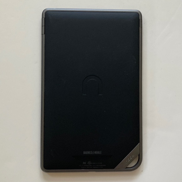 NOOKColor BNRV200 by Barnes & Noble With Kate Spade Pink & Orange Cover - Picture 6 of 9